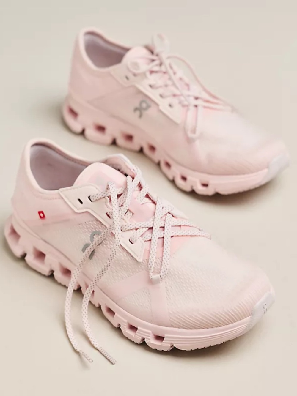 On Running Cloud X 4 AD Sneakers in Salt/ Lily women size 9 gently used